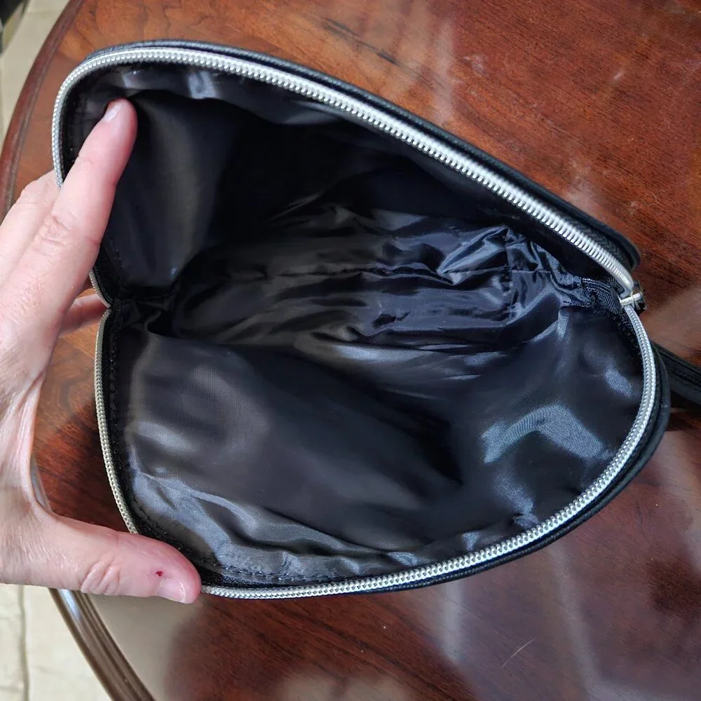 NEW KNESKO SKIN BLACK OBSIDIAN GEMSTONE FACE FACIAL ROLLER & TRAVEL STORAGE BAG